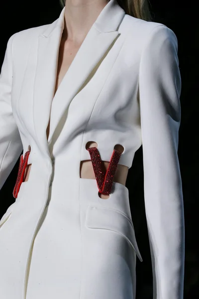 Look 70